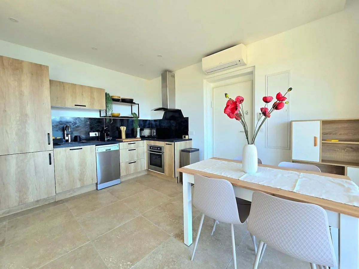Apartment Le Venise 4 Pers, Front De Mer, Vue Etang, Clim Frejus France